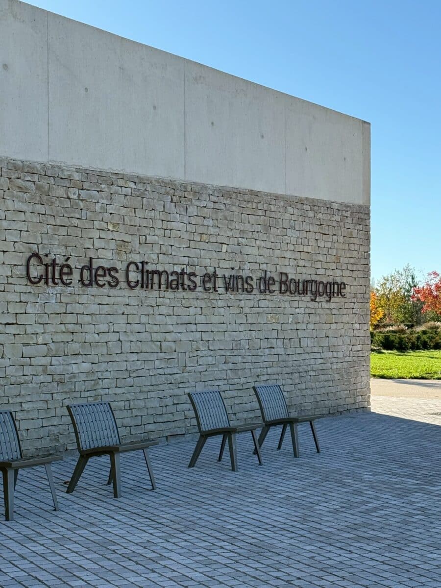 フランス6日目 ボーヌのワイン博物館 2 line oa chat 260123 110240